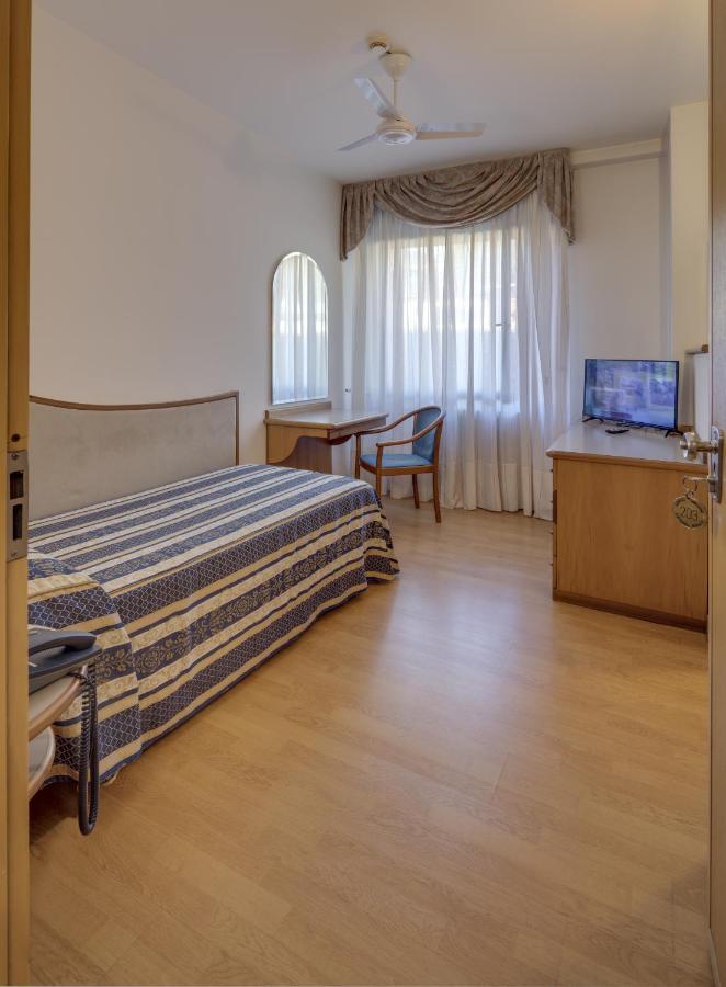 Albergo Milano Boario Terme المظهر الخارجي الصورة