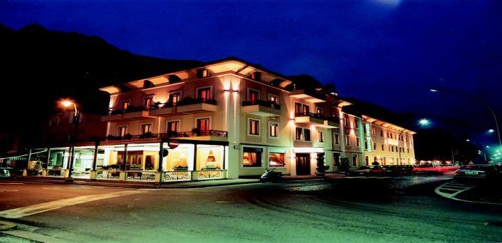 Albergo Milano Boario Terme المظهر الخارجي الصورة